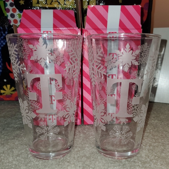 NEW T-Mobile Set of 2 Holiday Snowflake Winter Scene Pint Glass Tumblers NIB - Picture 7 of 16